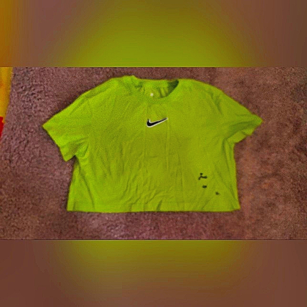The Nike Tee Shirt Woman’s Size Medium Just Do It